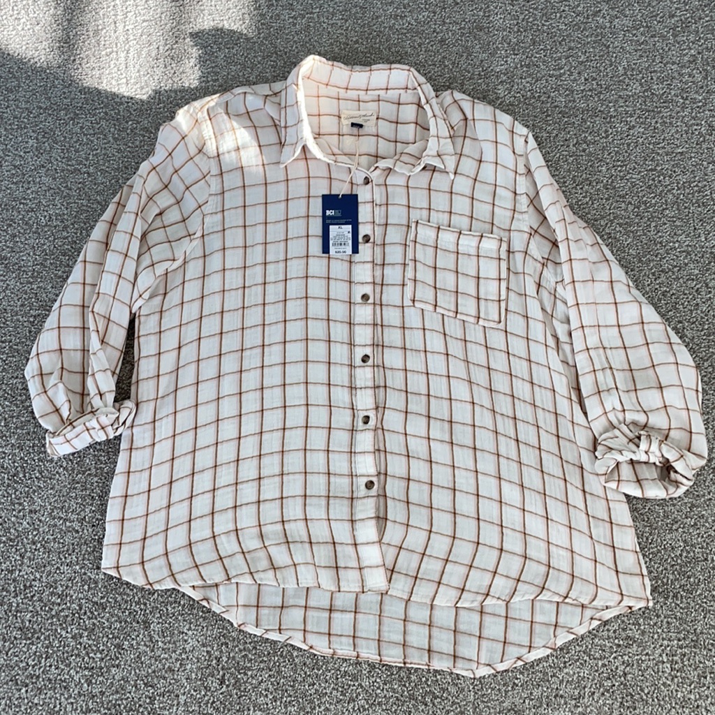 New Universal Thread Plaid Button Down